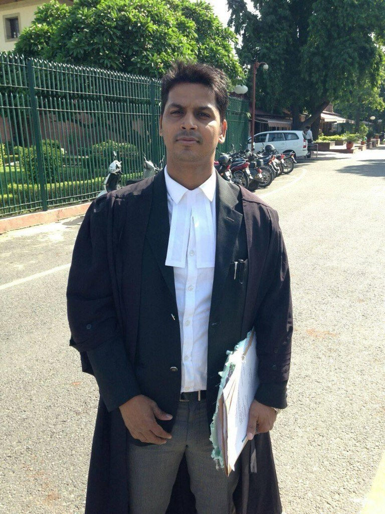 Adv. Shwetabh Kumar Shastri